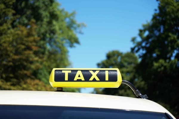 Quelle est l'importance des taxis green à Lyon et quels sont ses avantages par rapport aux taxis traditionnels ?